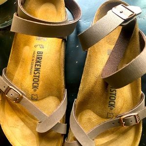 Birkenstocks size euro 39 which is an 8 in womens . Style : Lara.